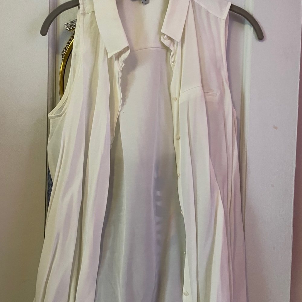 AvA & Aiden sleeveless button down, size 12